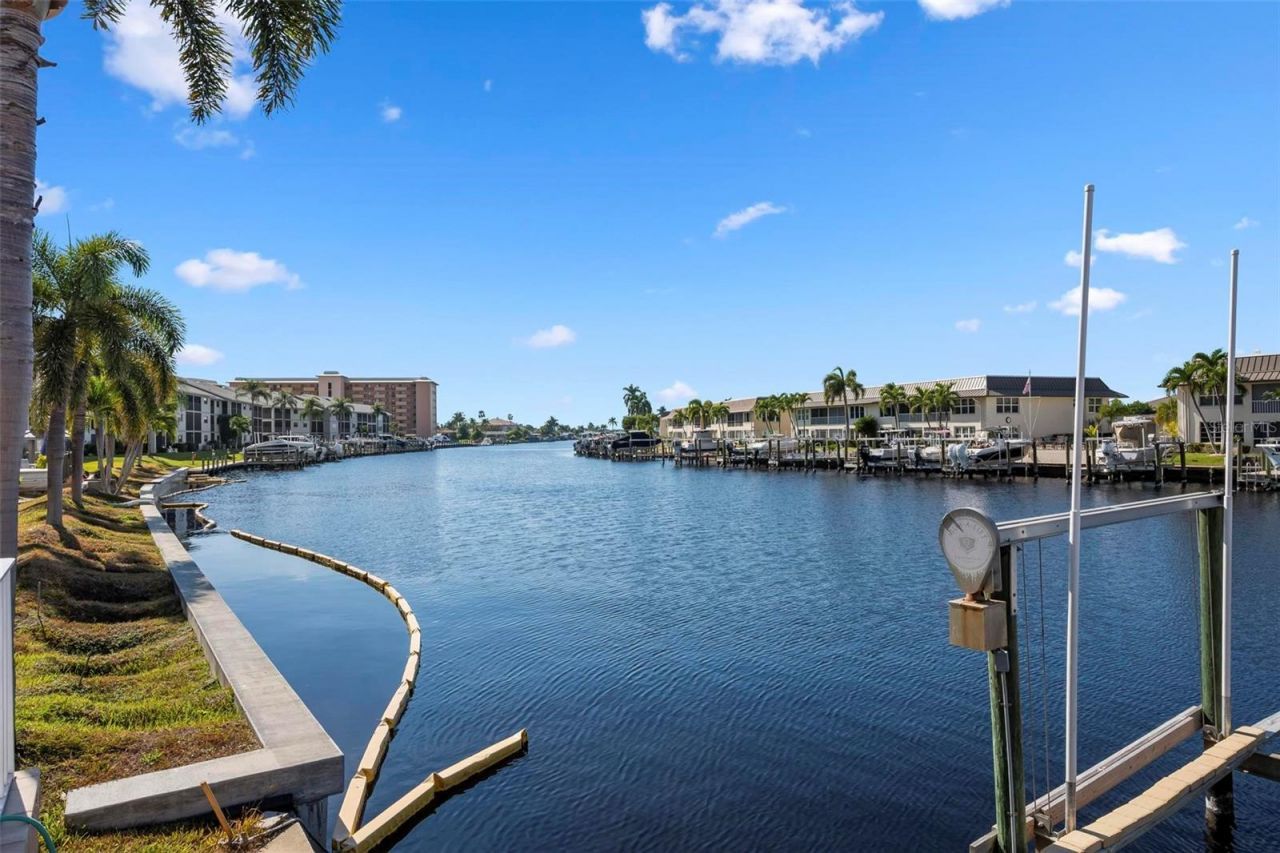 4206 SE 20th Place, Unit 101, Cape Coral, FL 33904 Photo