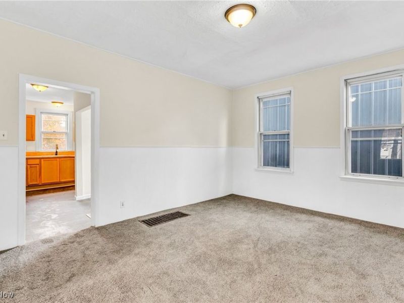 62 E Market Street, Alliance, OH 44601 Photo 5
