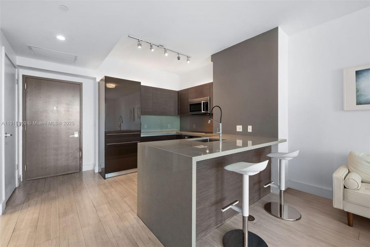 1080 Brickell Ave, Unit 3705, Miami, FL 33131 Photo