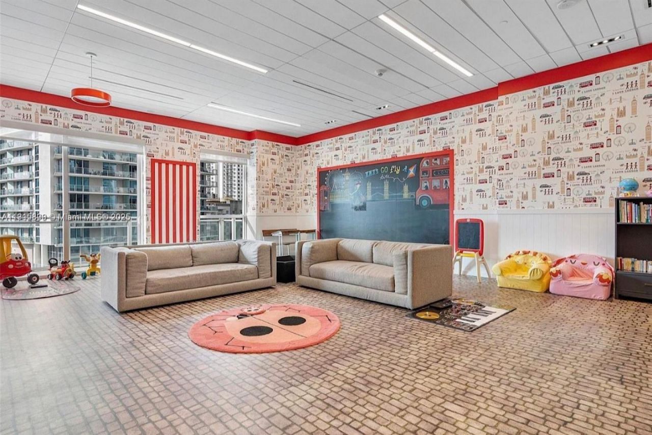 1080 Brickell Ave, Unit 3705, Miami, FL 33131 Photo