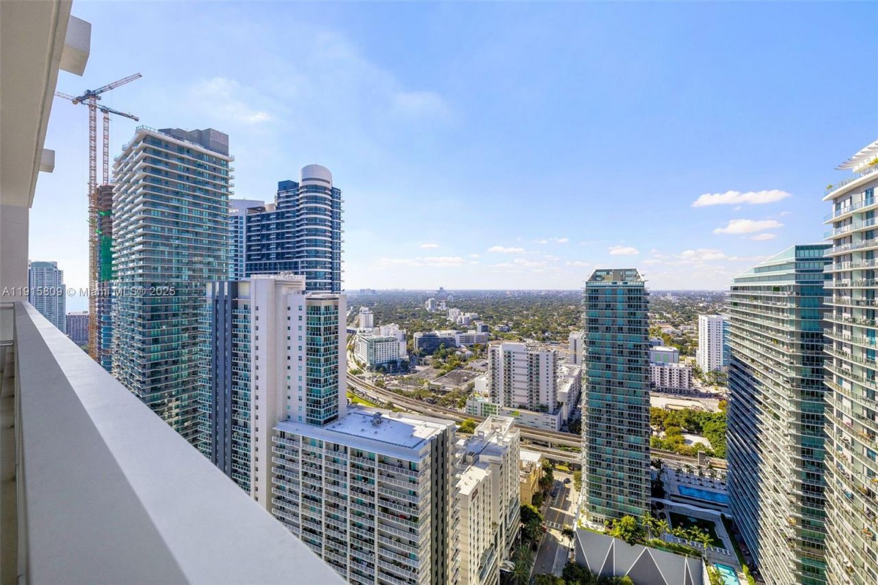 1080 Brickell Ave, Unit 3705, Miami, FL 33131 Photo