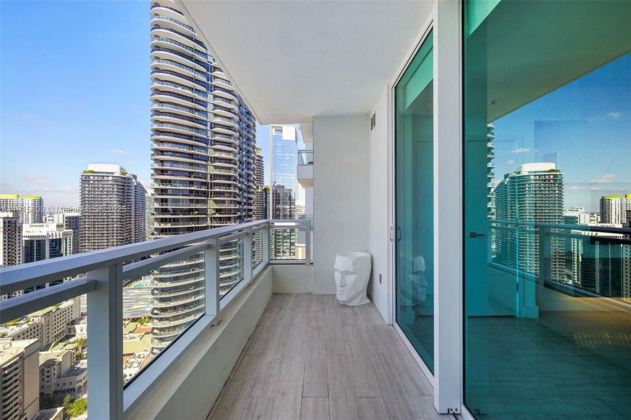 1080 Brickell Ave, Unit 3705, Miami, FL 33131 Photo