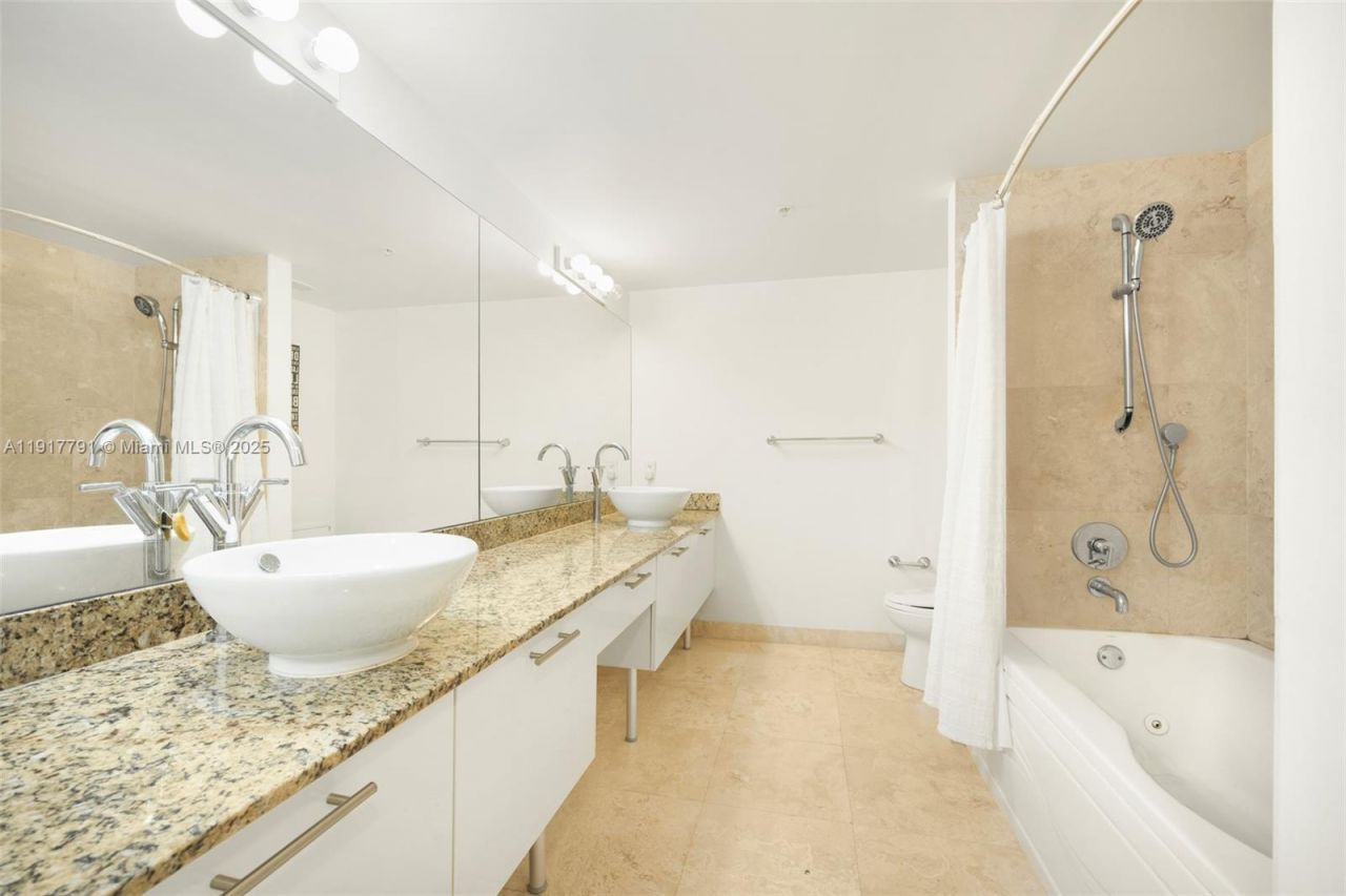 41 SE 5th St, Unit 1210, Miami, FL 33131 Photo