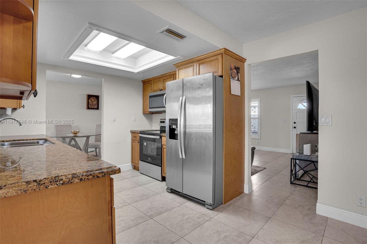 6880 NW 16th St, Margate, FL 33063 Photo