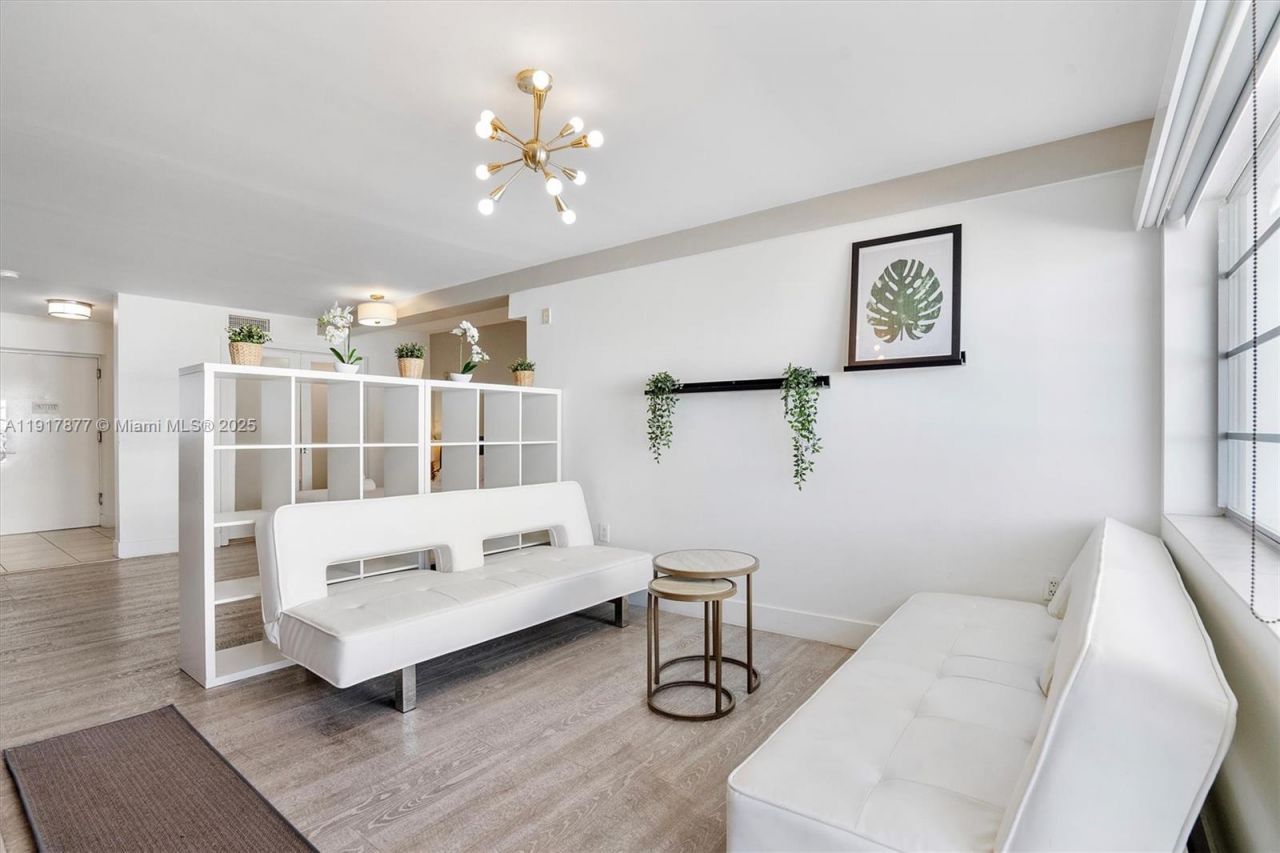 1024 Ocean Dr, Unit A502, Miami Beach, FL 33139 Photo