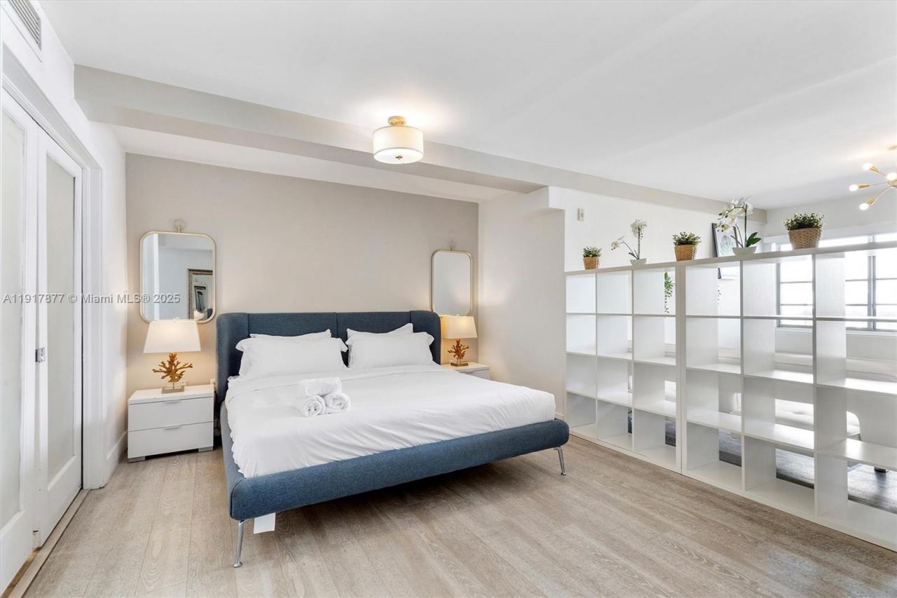 1024 Ocean Dr, Unit A502, Miami Beach, FL 33139 Photo