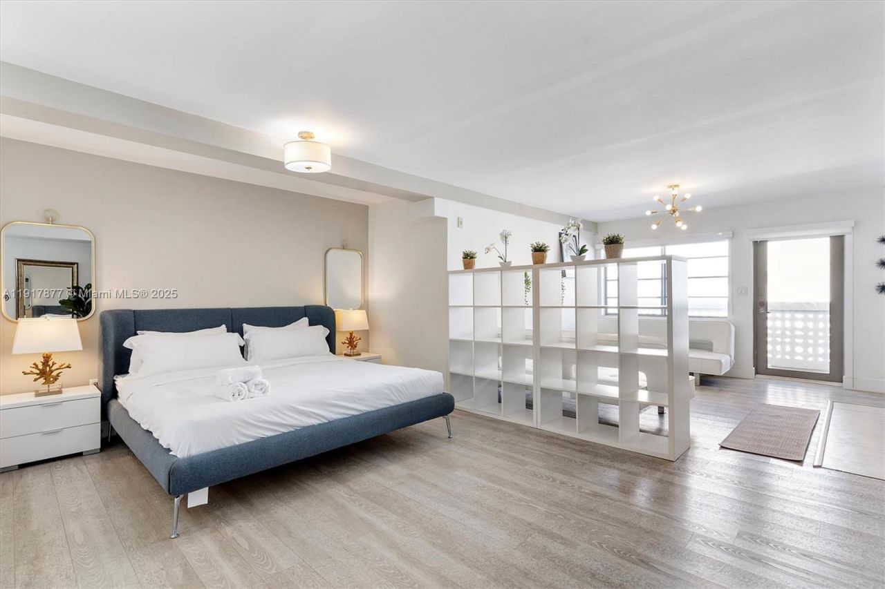 1024 Ocean Dr, Unit A502, Miami Beach, FL 33139 Photo