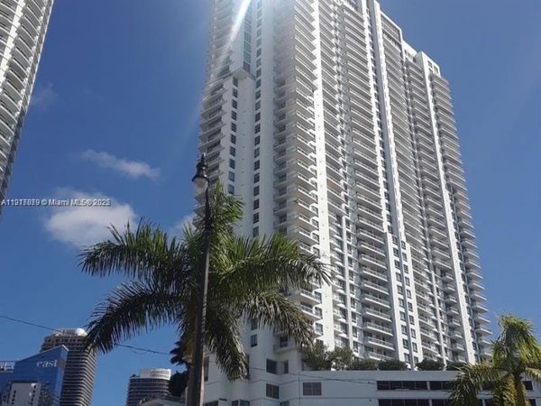 92 SW 3rd St, Unit 1904, Miami, FL 33130