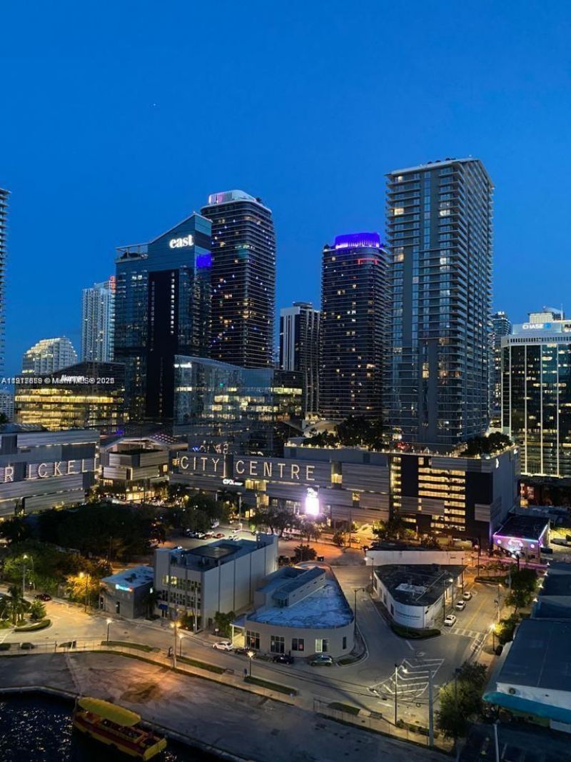 92 SW 3rd St, Unit 1904, Miami, FL 33130 Photo