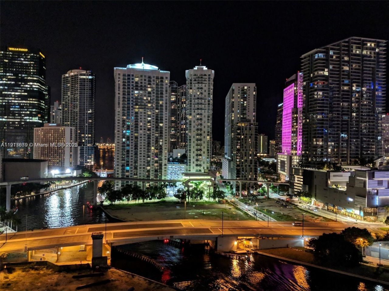 92 SW 3rd St, Unit 1904, Miami, FL 33130 Photo