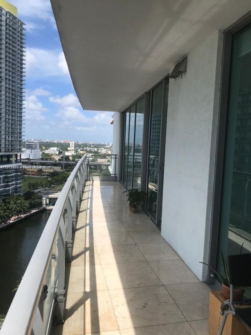 92 SW 3rd St, Unit 1904, Miami, FL 33130 Photo