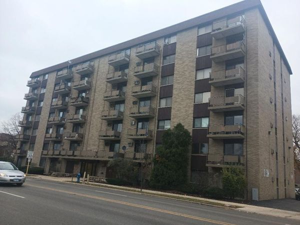 850 Des Plaines Avenue, Unit 610, Forest Park, IL 60130