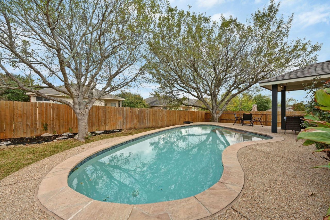 106 Pecanwood N, Kyle, TX 78640 Main Photo