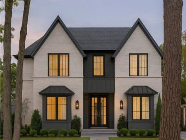 722 W Central Avenue , Bentonville, AR 72712