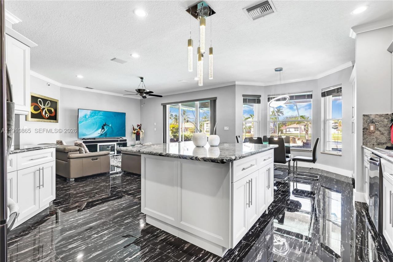 13787 NW 19th Ct, Pembroke Pines, FL 33028 Photo