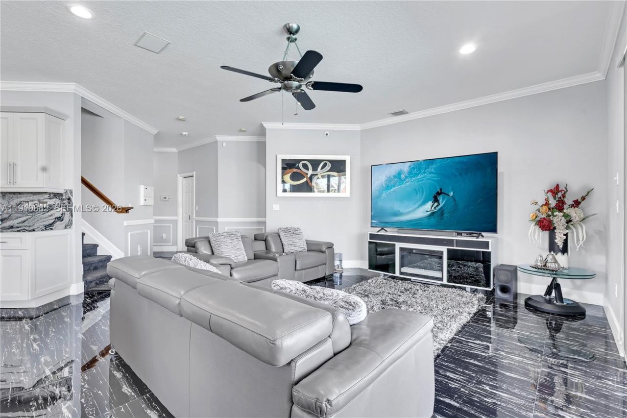 13787 NW 19th Ct, Pembroke Pines, FL 33028 Photo