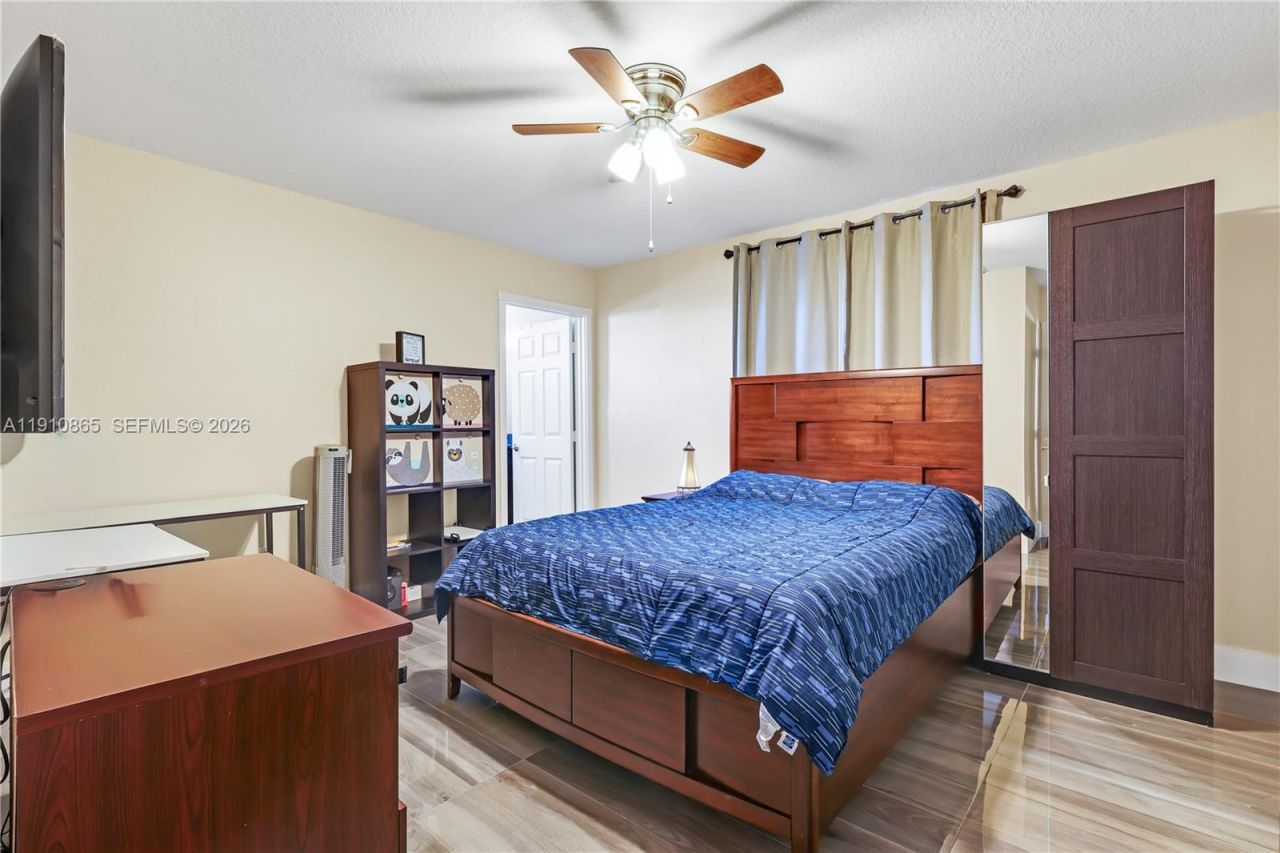 13787 NW 19th Ct, Pembroke Pines, FL 33028 Photo