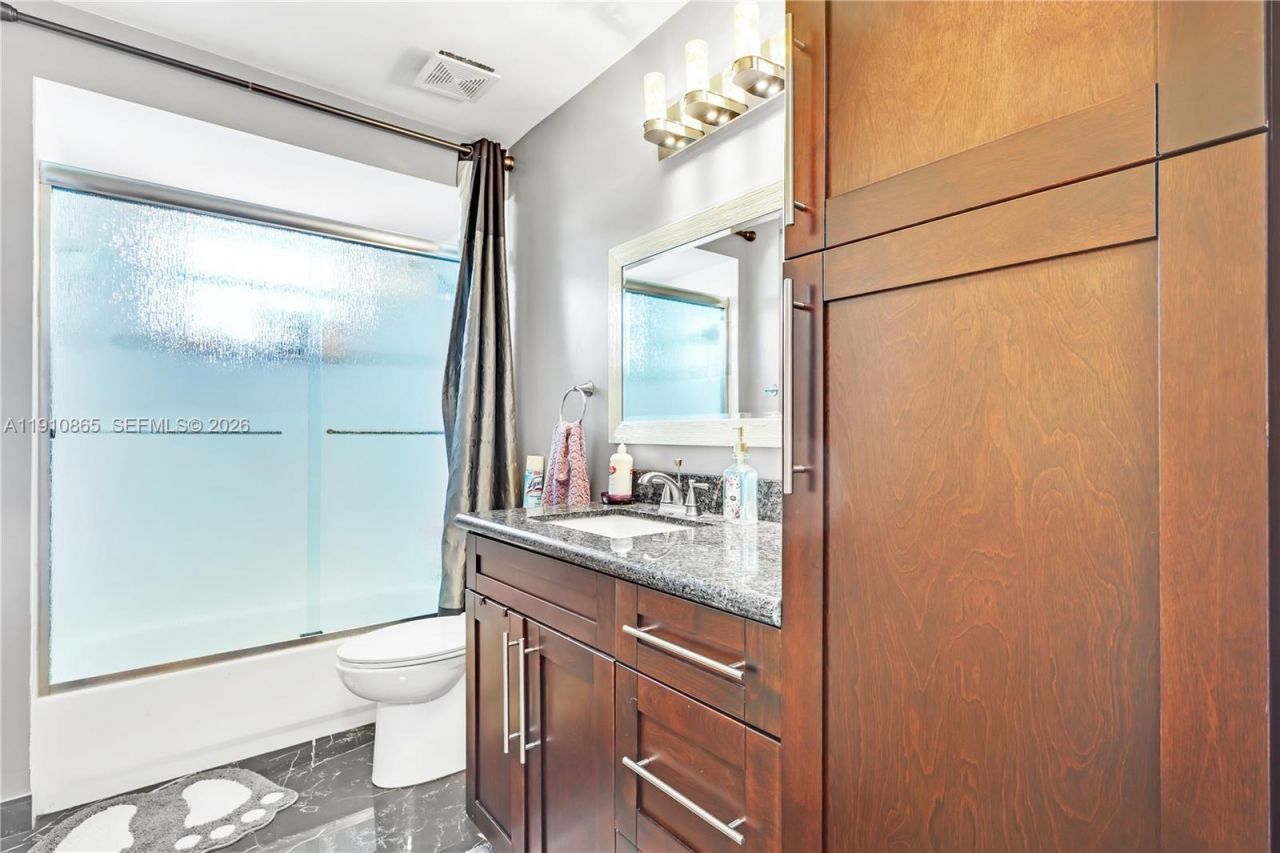 13787 NW 19th Ct, Pembroke Pines, FL 33028 Photo