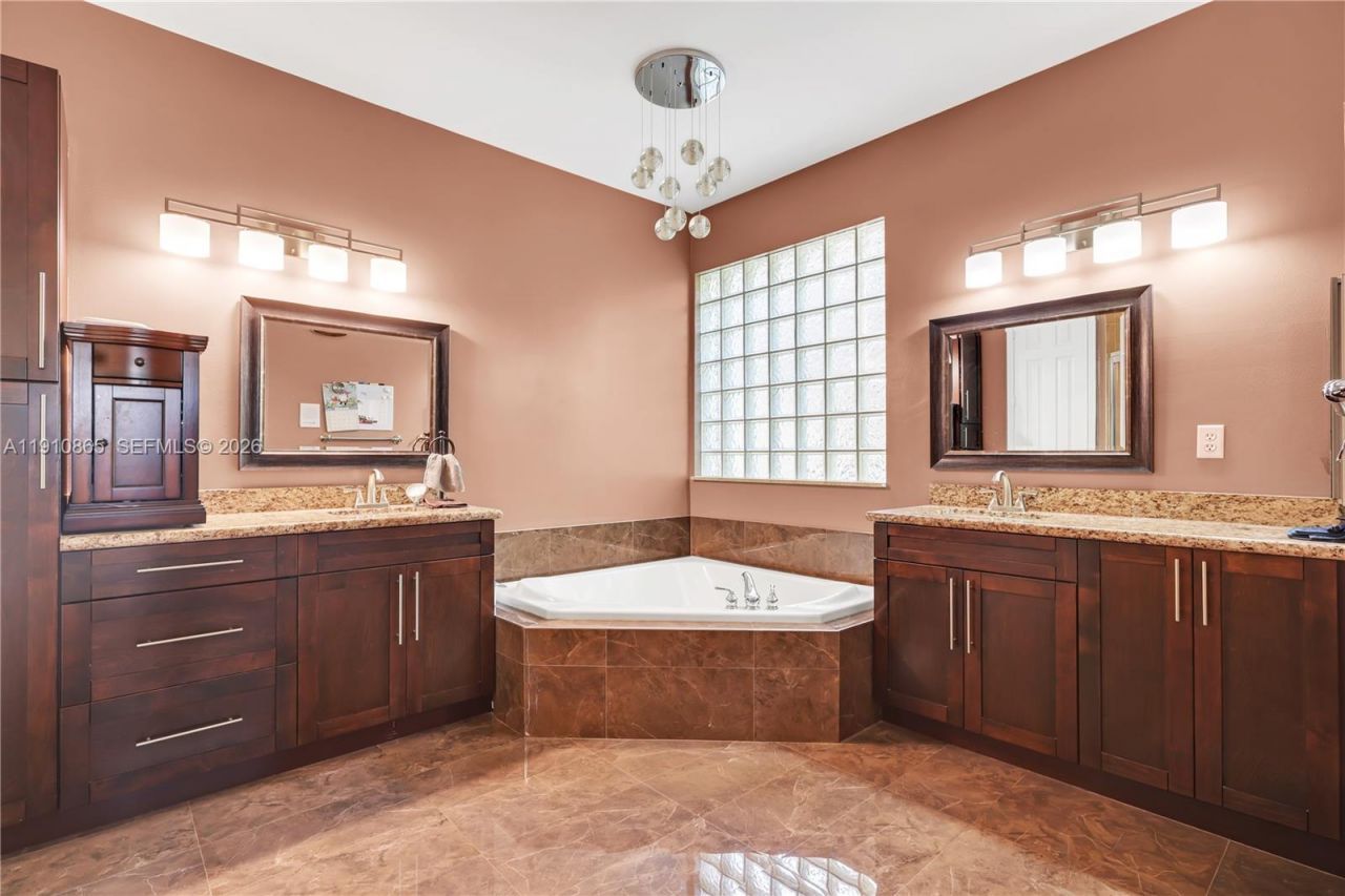 13787 NW 19th Ct, Pembroke Pines, FL 33028 Photo