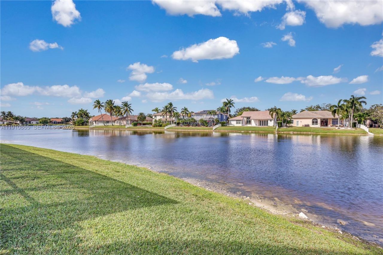 13787 NW 19th Ct, Pembroke Pines, FL 33028 Photo