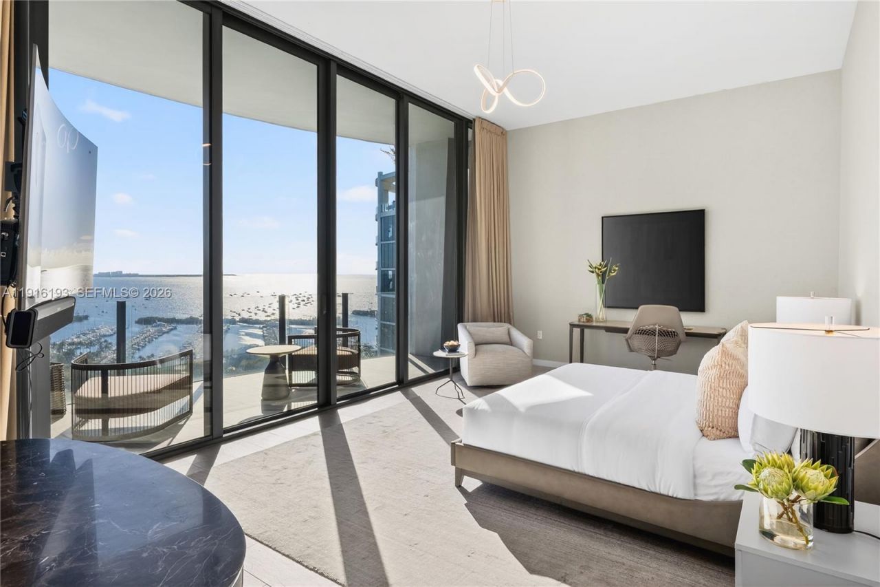 2821 S Bayshore Dr, Unit LPH-D, Miami, FL 33133 Photo