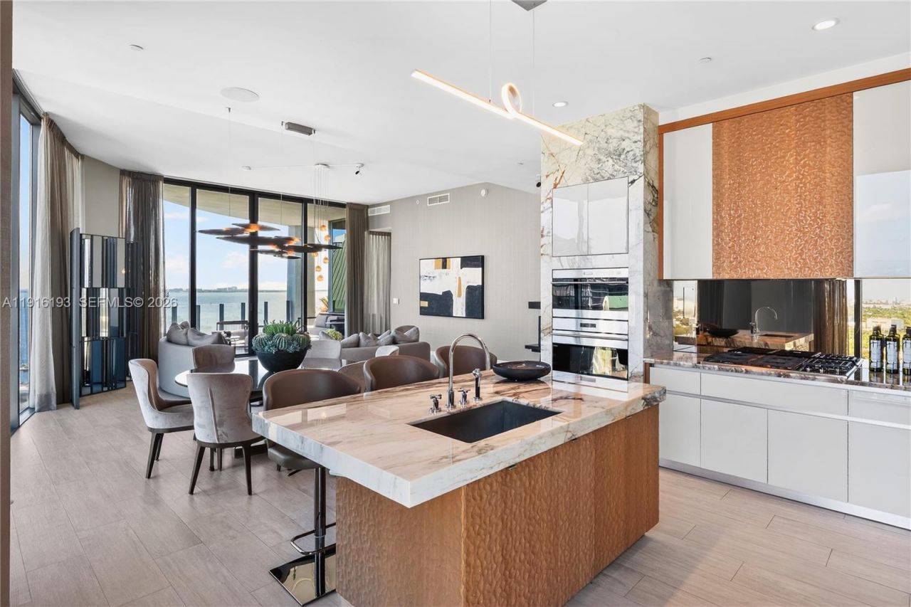 2821 S Bayshore Dr, Unit LPH-D, Miami, FL 33133 Photo