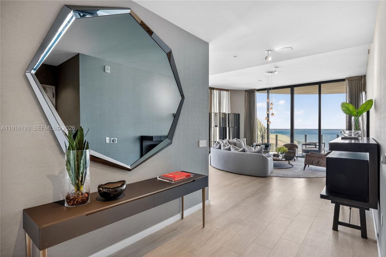 2821 S Bayshore Dr, Unit LPH-D, Miami, FL 33133 Photo