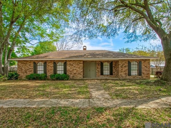 5634 Tee Dr, Zachary, LA 70791