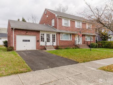 11 Edgeworth Place, New Brunswick, NJ 08901