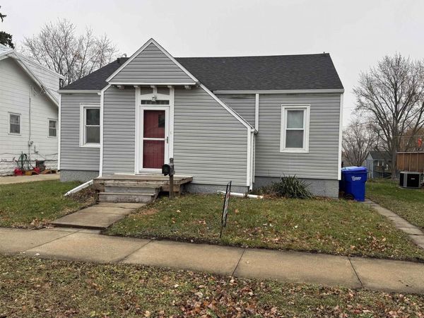 827 NE 1st Avenue, Oelwein, IA 50662