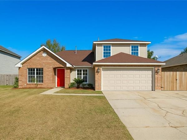 404 CREEKSIDE Court, Covington, LA 70435