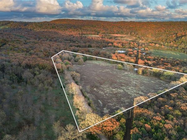 19137 Vineyard Road , Canehill, AR 72717