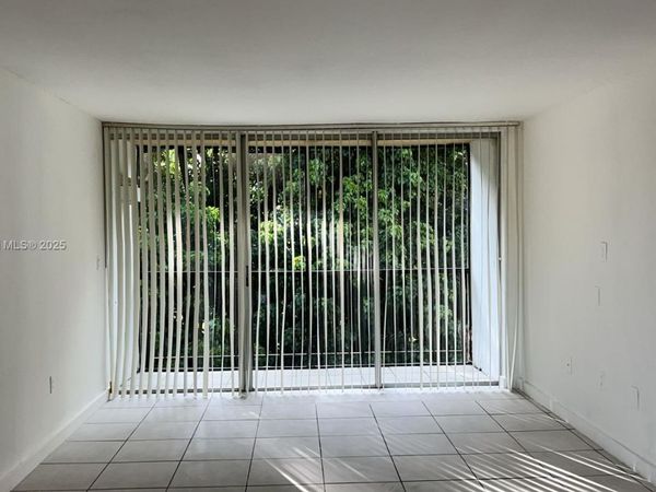 8860 Fontainebleau Blvd, Unit 403, Miami, FL 33172