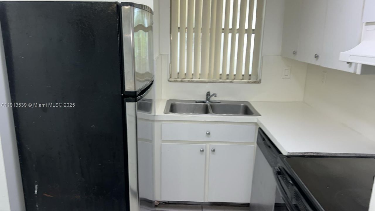 8860 Fontainebleau Blvd, Unit 403, Miami, FL 33172 Photo