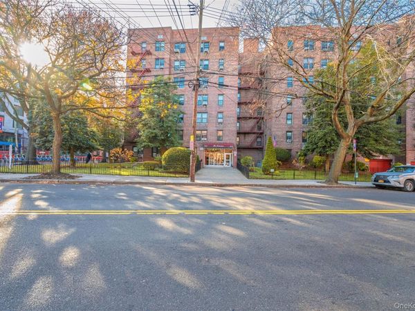 33-44 Junction Boulevard, Unit 2V, Jackson Heights, NY 11372