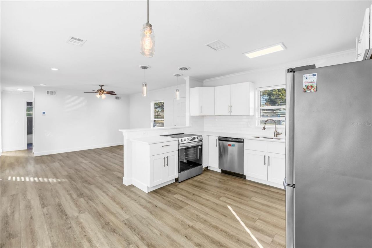 1200 76th Avenue N, Saint Petersburg, FL 33702 Photo