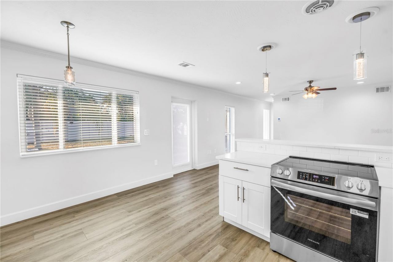 1200 76th Avenue N, Saint Petersburg, FL 33702 Photo