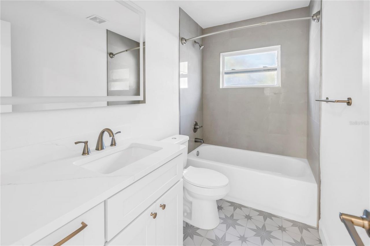 1200 76th Avenue N, Saint Petersburg, FL 33702 Photo