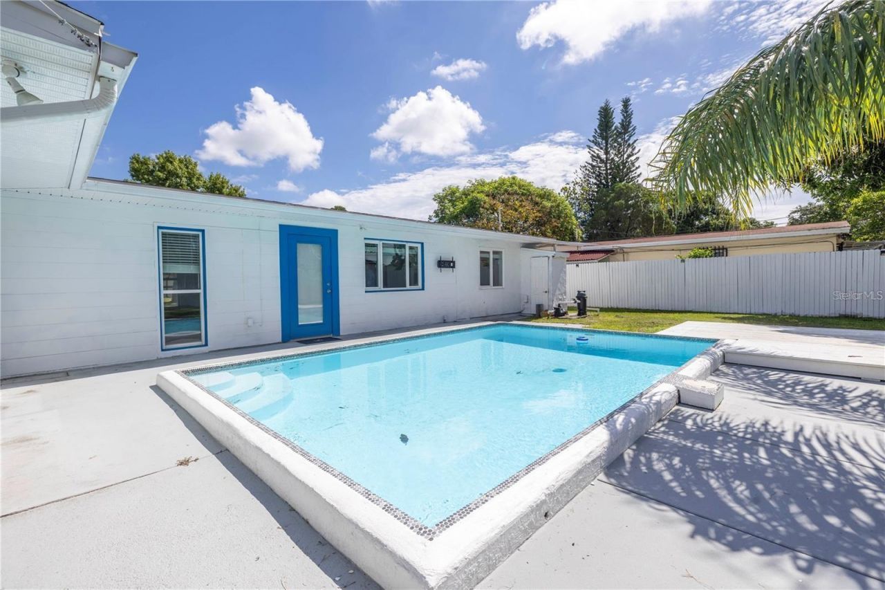 1200 76th Avenue N, Saint Petersburg, FL 33702 Photo