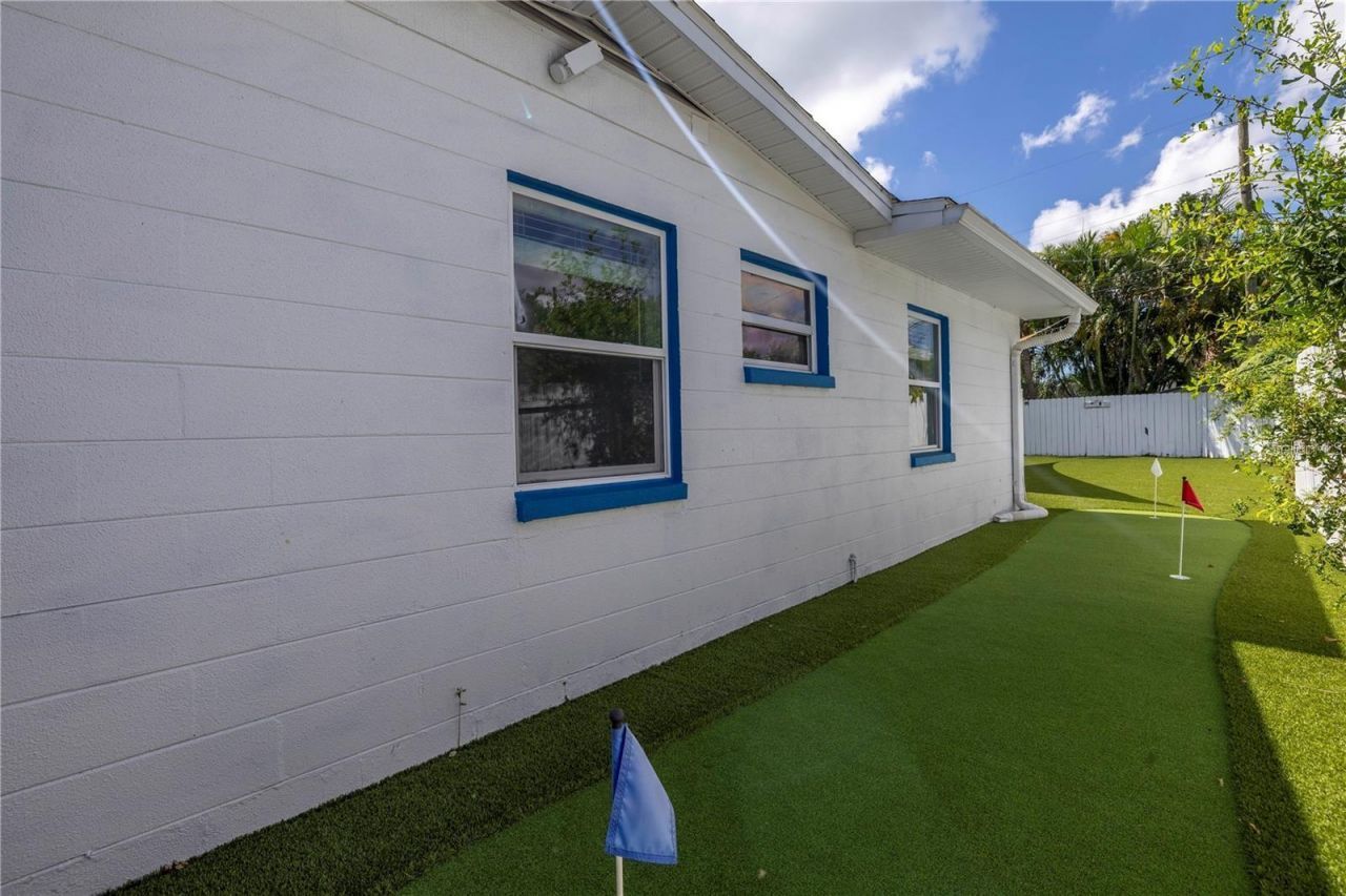 1200 76th Avenue N, Saint Petersburg, FL 33702 Photo