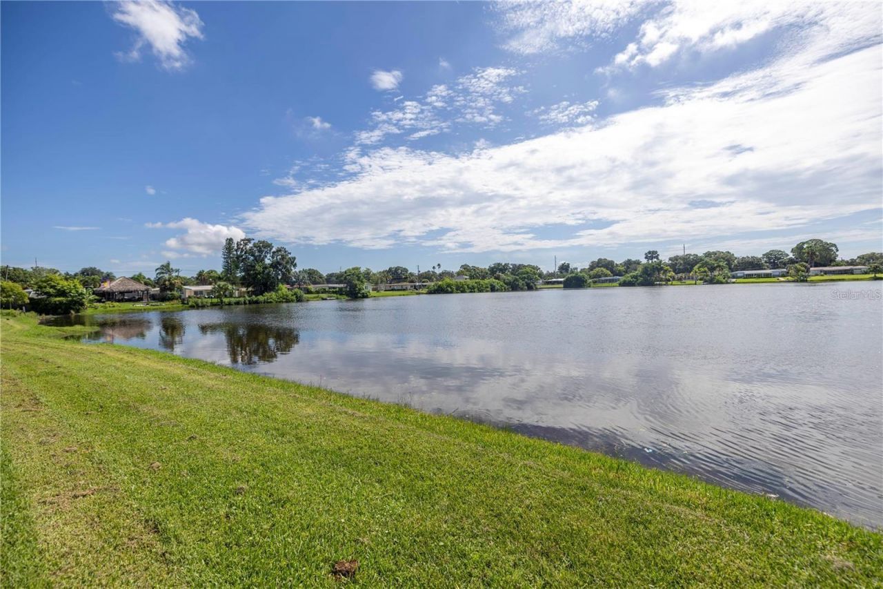 1200 76th Avenue N, Saint Petersburg, FL 33702 Photo