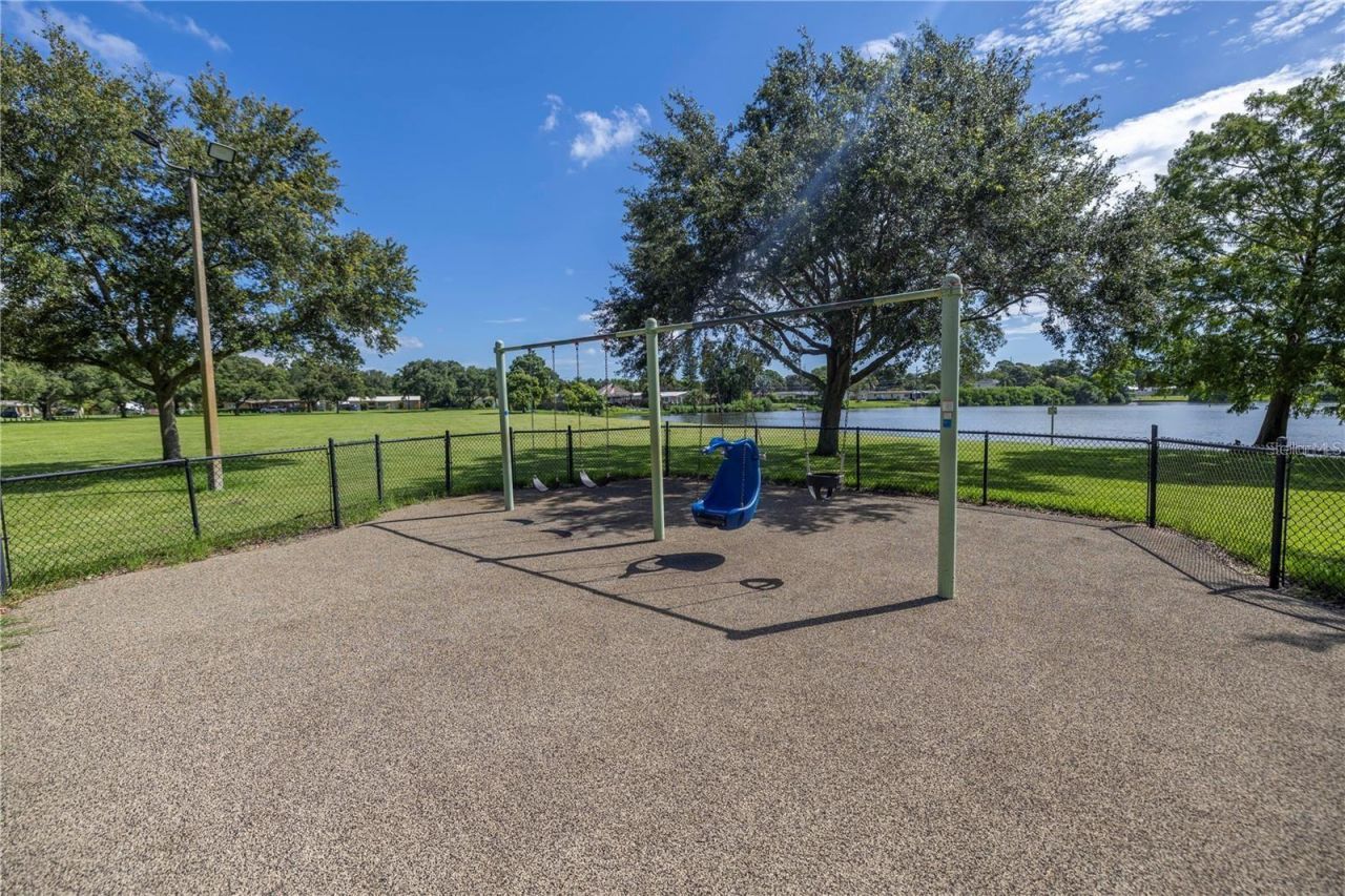 1200 76th Avenue N, Saint Petersburg, FL 33702 Photo