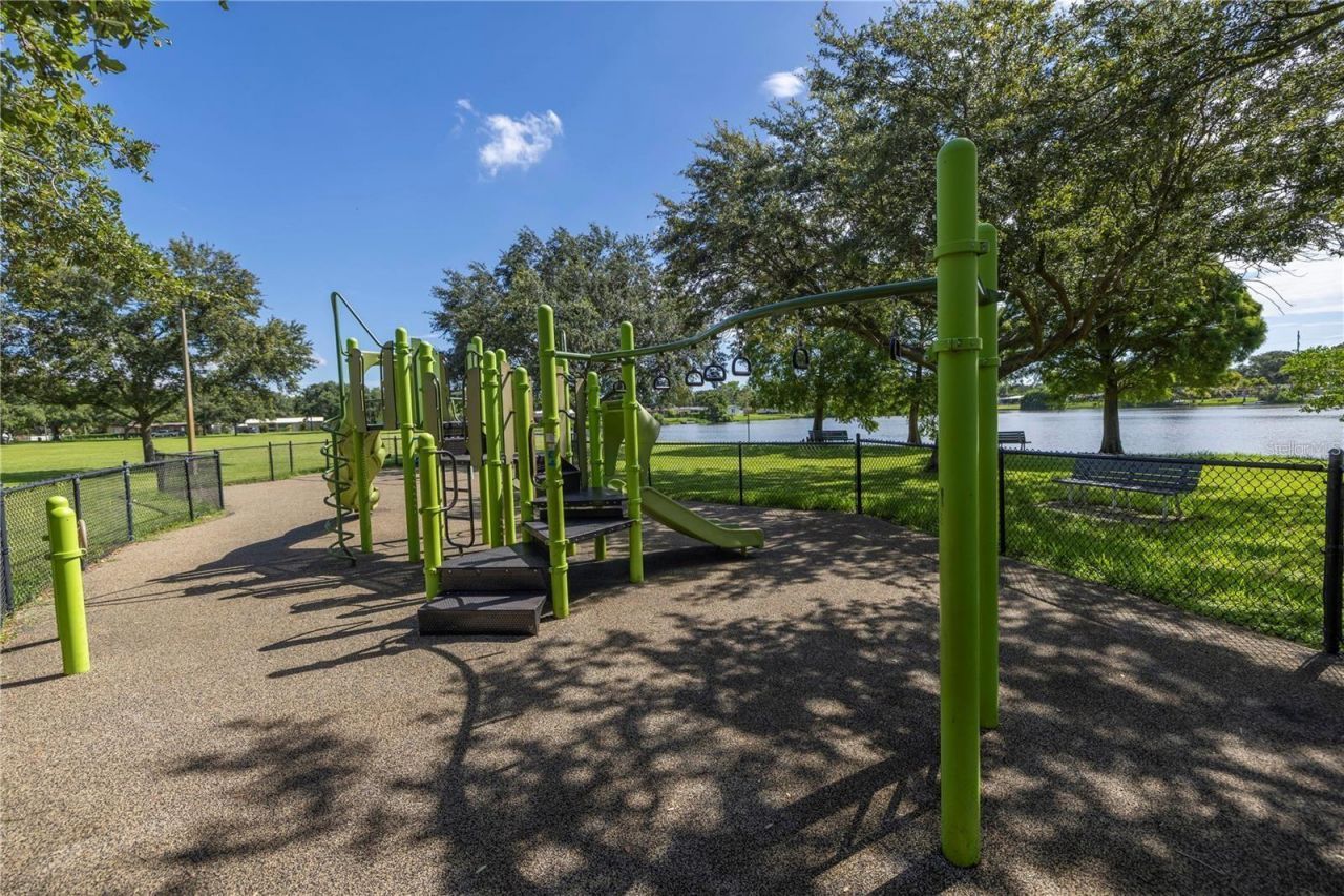 1200 76th Avenue N, Saint Petersburg, FL 33702 Photo