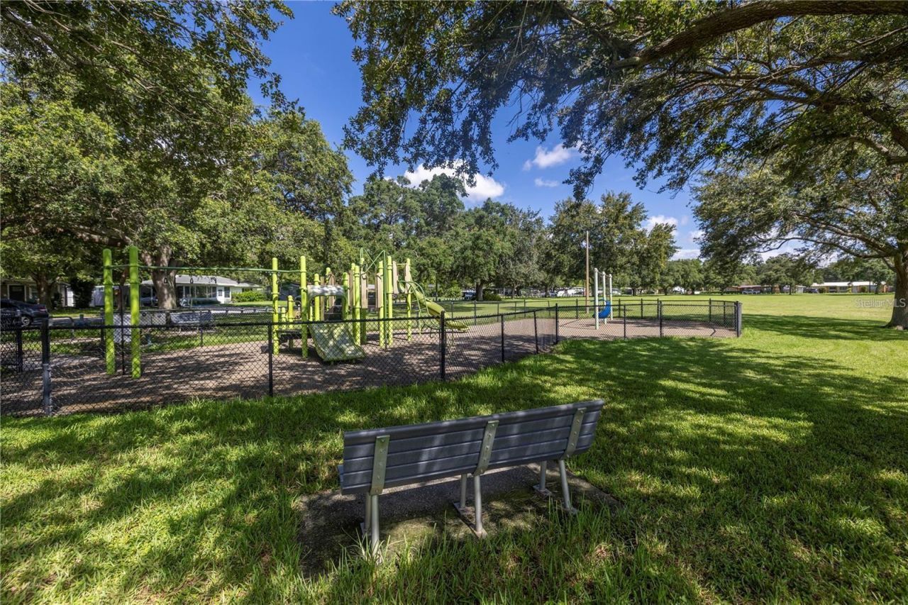 1200 76th Avenue N, Saint Petersburg, FL 33702 Photo