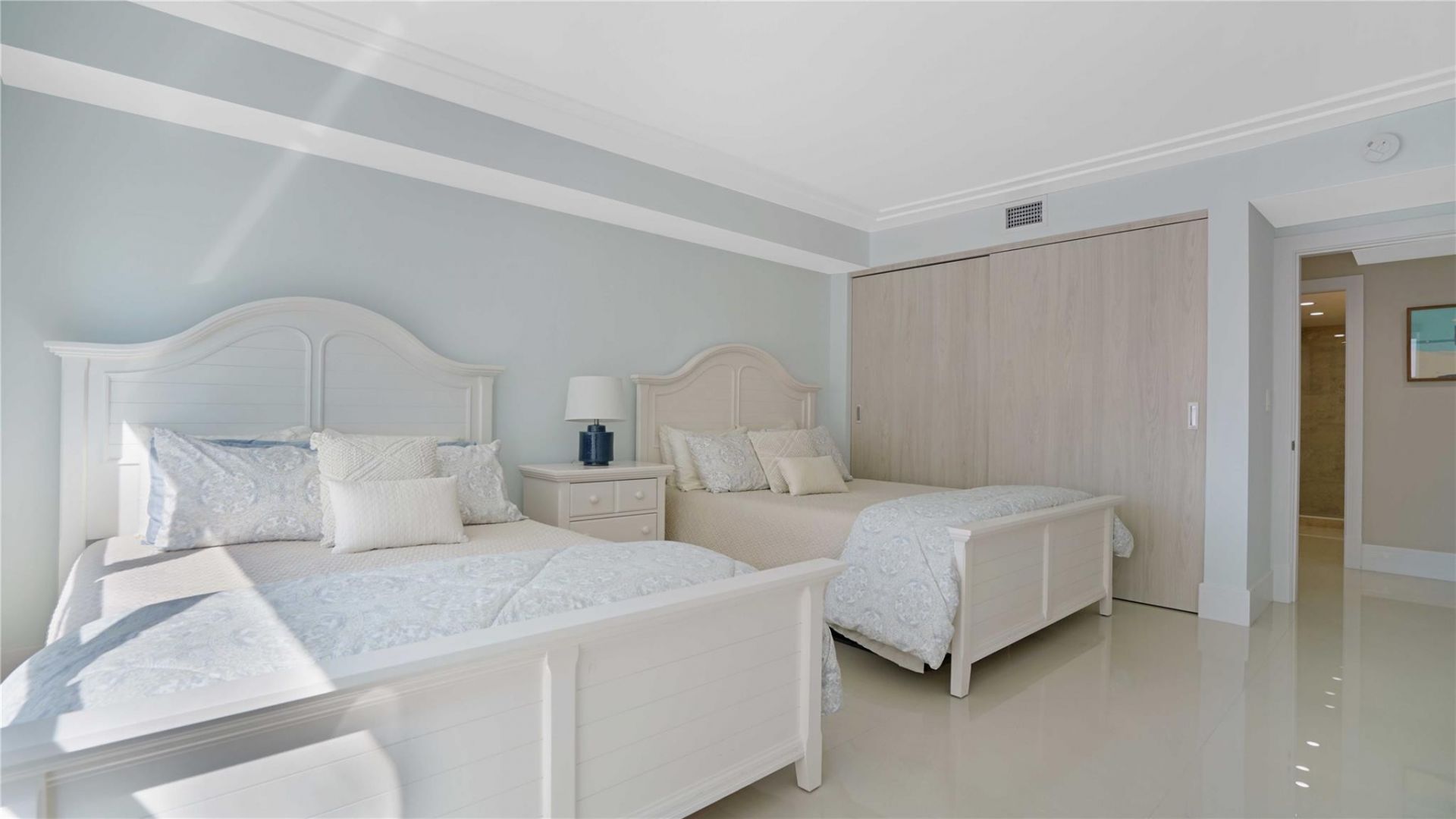 3750 Galt Ocean, Unit 606, Fort Lauderdale, FL 33308 Photo