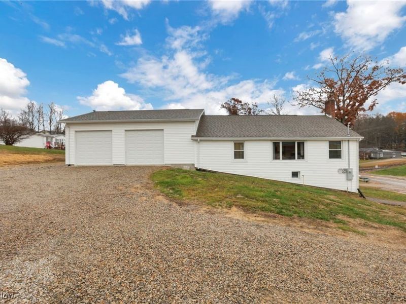 3585 East Pike, Zanesville, OH 43701 Photo 5