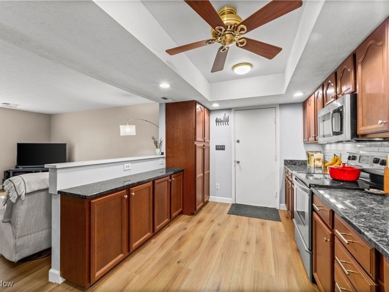 3239 Bay Landing Drive, Unit 30, Westlake, OH 44145 Photo 13