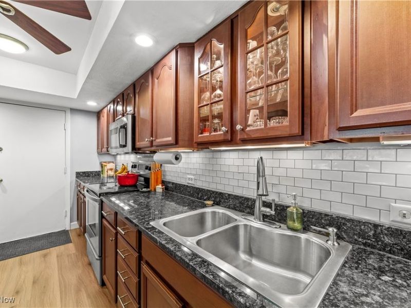 3239 Bay Landing Drive, Unit 30, Westlake, OH 44145 Photo 14