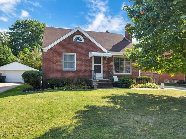 1763 Temple Avenue, Mayfield Heights, OH 44124