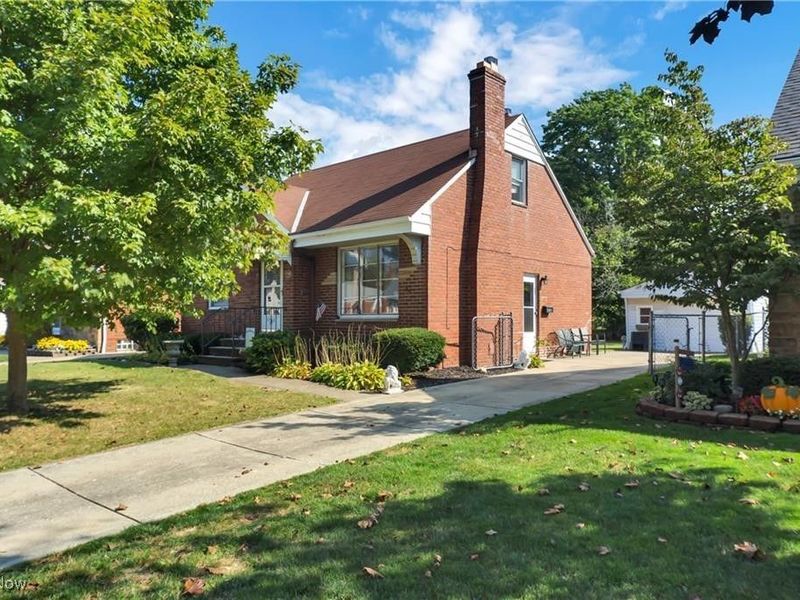 1763 Temple Avenue, Mayfield Heights, OH 44124 Photo 2